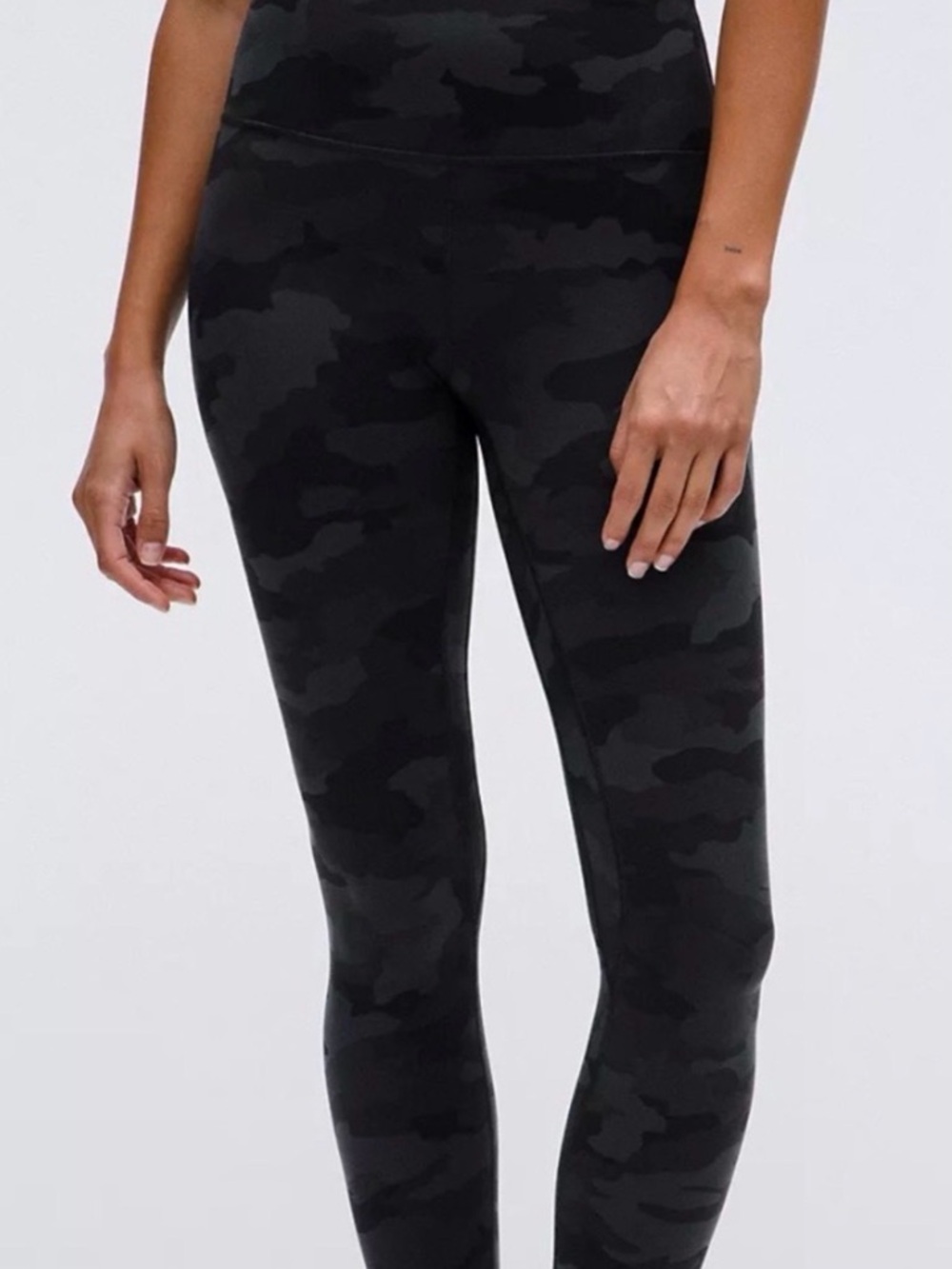 Lululemon Black Camo Align Leggings Size 18 - Picture 8 of 8